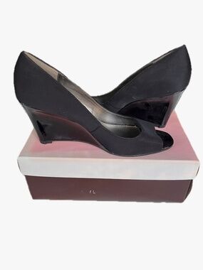 Bandolino Jamila Heels Women Pump Slip On Peep Toe Wedge Black Size 8.5M